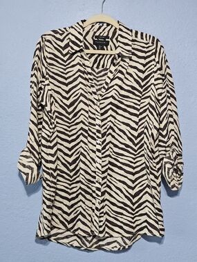 T Tahari Brown & White Zebra Print Button-Up Blouse